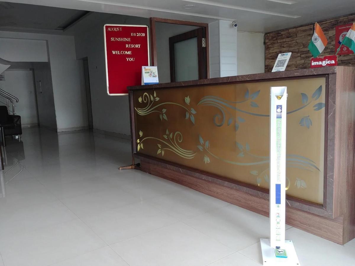 阳光度假村 罗纳瓦拉 外观 照片